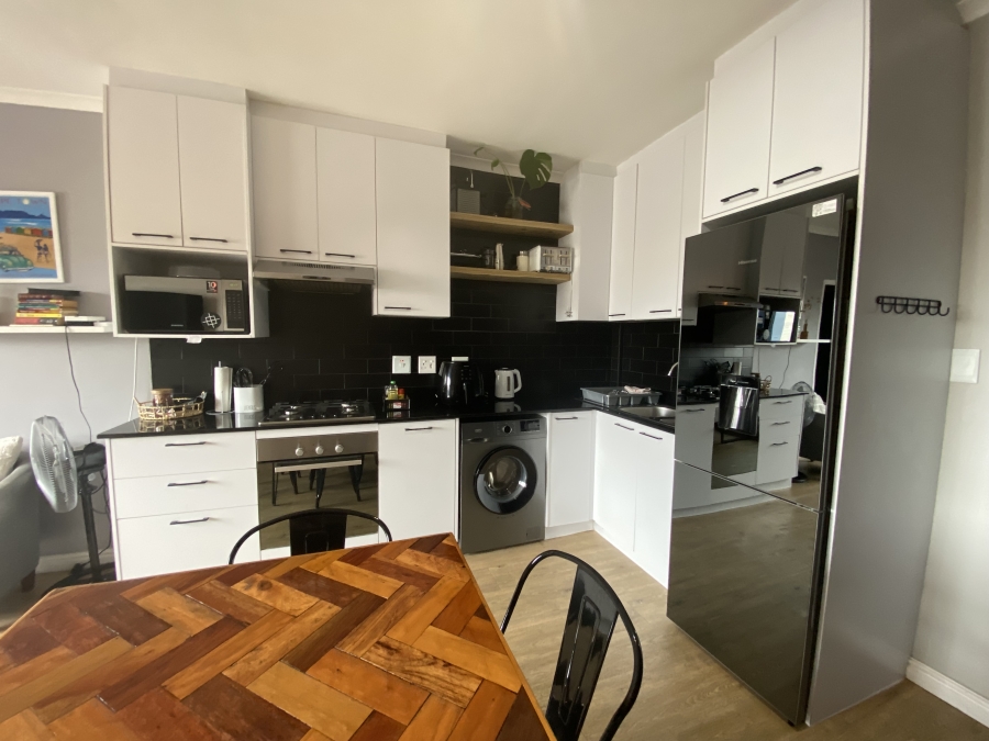 To Let 2 Bedroom Property for Rent in Beachfront Western Cape